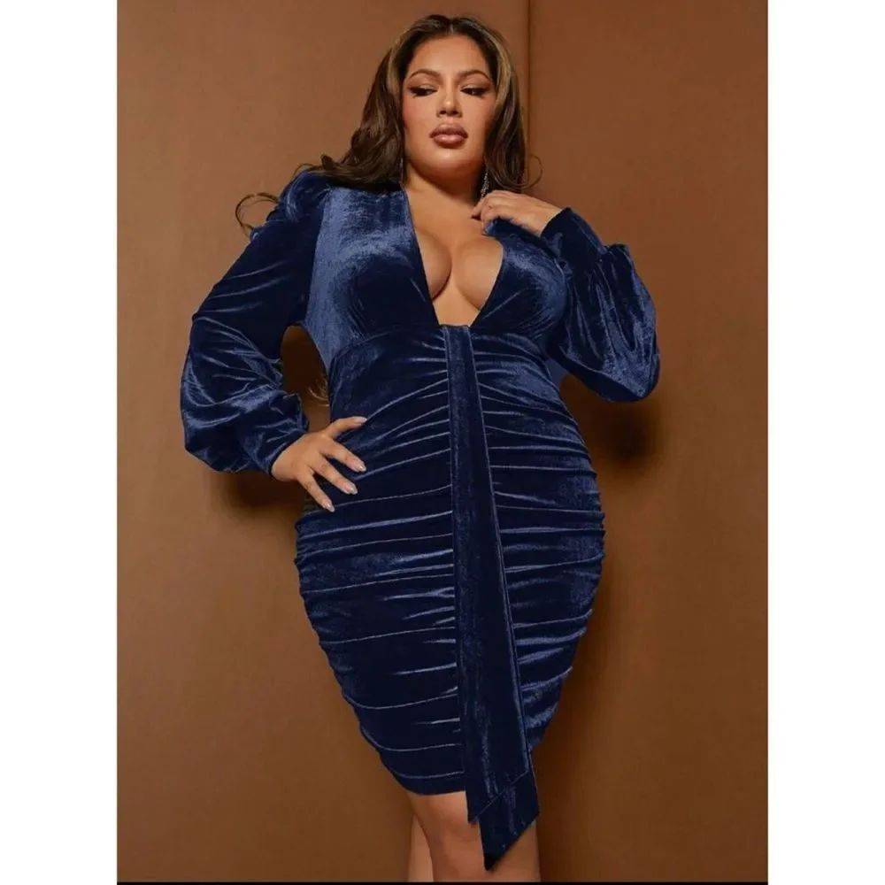 SHEIN SXY Plus Ruched Velvet Bodycon Dress
